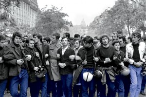 paris1968-henri-cartier-bresson-student-demonstration-paris-1968